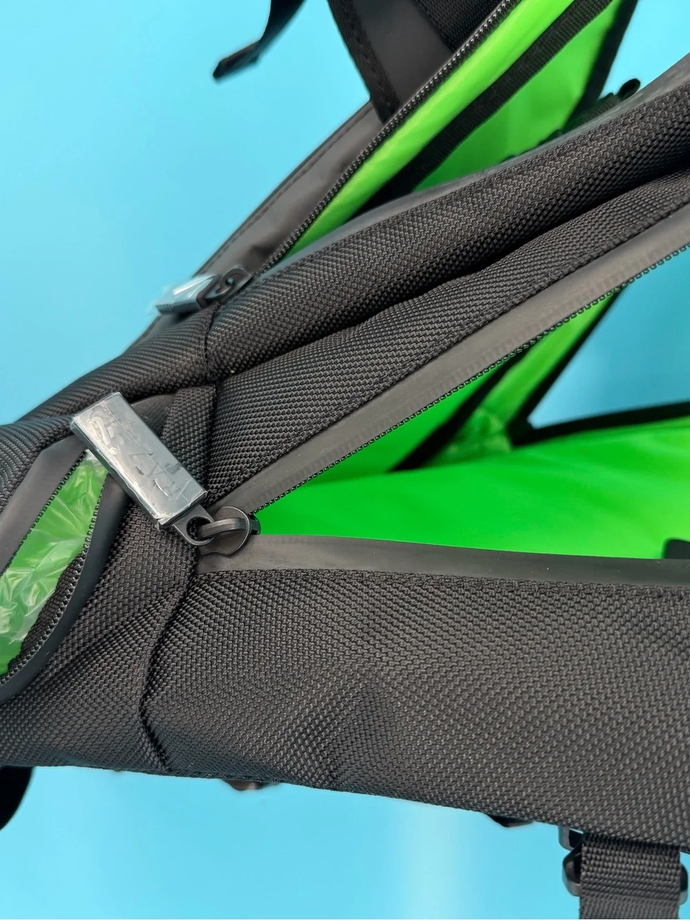 NWT Razer Rogue v3 16” Gaming Laptop Backpack Travel Carry On backpack